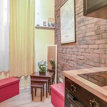 Charming Industrial-style Studio Just Nearby Montmartre In - Welkeys Apartment